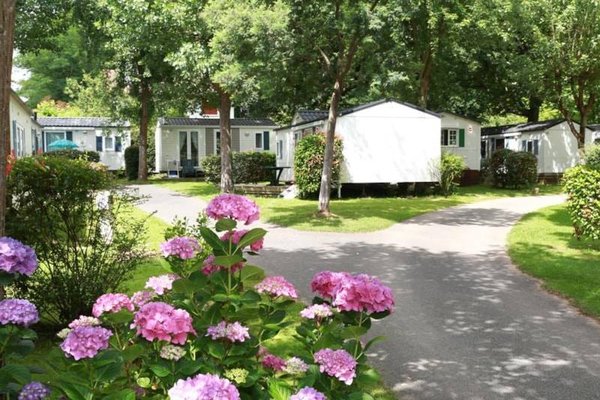 Découvrez les merveilles naturelles du camping Nouvelle-Aquitaine